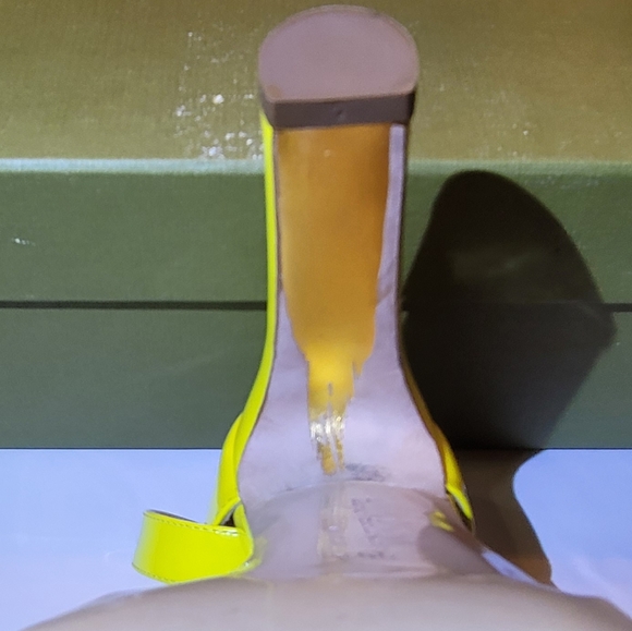 RUPERT SANDERSON Meadow Patent Heel in Citrus Color. - Picture 10 of 11